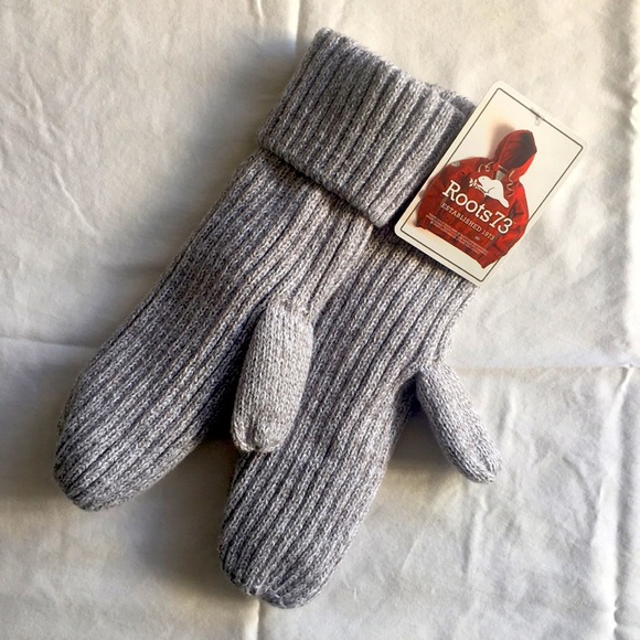 ROOTS Woodland Roots73 Knit Mitts
Grey mix UNISEX - Picture 2 of 9